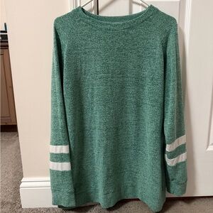 Lightweight Green Pullover Sweater with Stripe Sleeve Detail